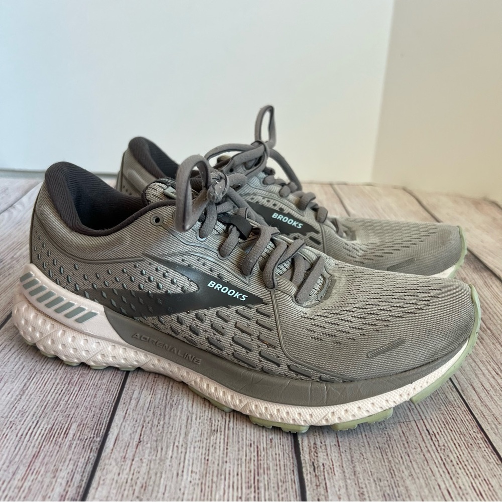 BROOKS Adrenaline Athletic Shoes 7 Narrow